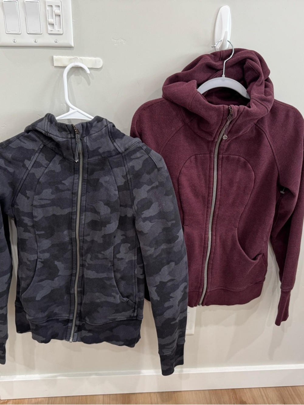 lululemon athletica Women's Black Camo & Burgundy Hooded Zip Jackets size 4